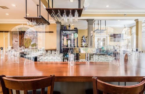 Simsbury Center Hotel | Simsbury 1820 House