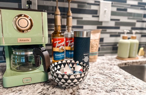 Chaplin House | Sip, Soak & Stay | Bourbon Trail Lakehouse Gem