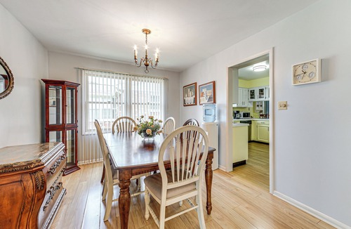 Sistersville House | Sistersville Home w/Sunroom: Half-Mi to River