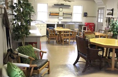 Sandusky Cabin | Six miles from Lake Erie Ferries, Pet Friendly Private Room with Bath