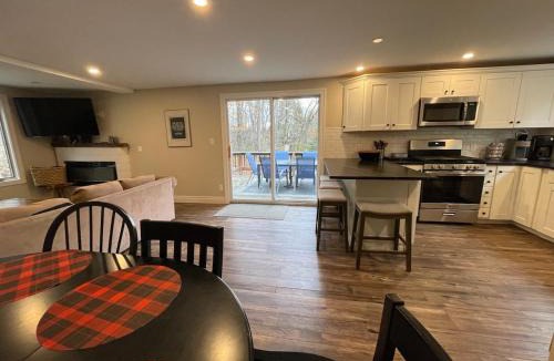 Ellicottville House | SKI Bike, Hike & Golf Townhouse w/Hot tub
