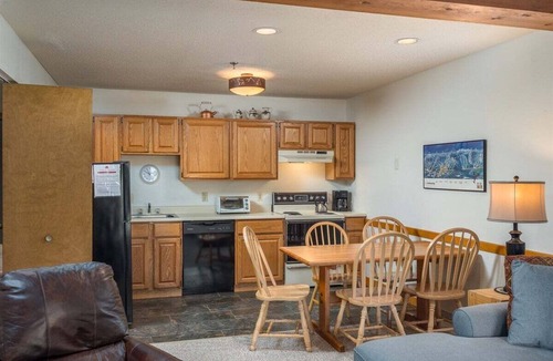 Sunday River Area Condo | Ski-In/Ski-Out Sunday River Condo: White Cap B-112