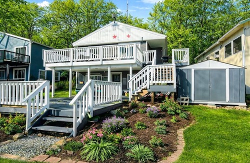 Brooklyn Cabin | Skip the hotel, live the Lake life.