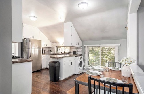 John Ball Park Apartment | Skyline View Apartment w/Private Parking