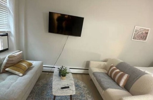 Prudential - St. Botolph Apartment | Sleek Back Bay Studio