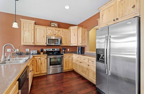 McGregor House | Sleep 10-4 bedroom-Big Sandy Lake