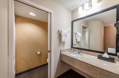 De Pere Hotel | Sleep Inn & Suites Green Bay South