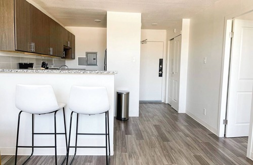 Cincinnati Apartment | Sleepover: Charming 1BD/1BA + Gym - Cincinnati