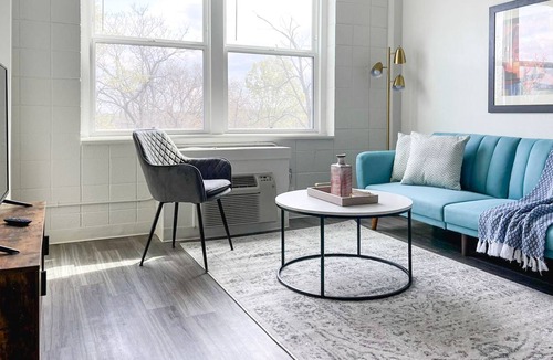 Walnut Hills Apartment | Sleepover: Classy 1BD/1BA + Gym - Downtown Cincinnati