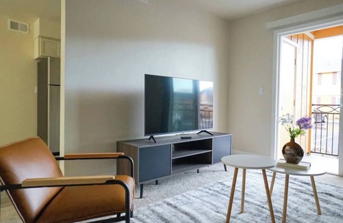 Oklahoma City Apartment | Sleepover | Modern 1BD/1BA + Balcony - OKC