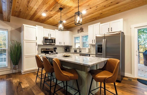 Clarkson House | Sleeps 10 · Hot Tub · Game Room · 500 MB WiFi · EV Charger
