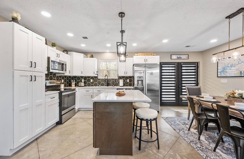 Nancy House | Sleeps 12 | Hot Tub + Lake Access | Game Loft