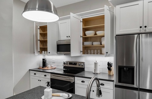 Clifton House | Sleeps 12- Two Fully Renovated Historic Homes