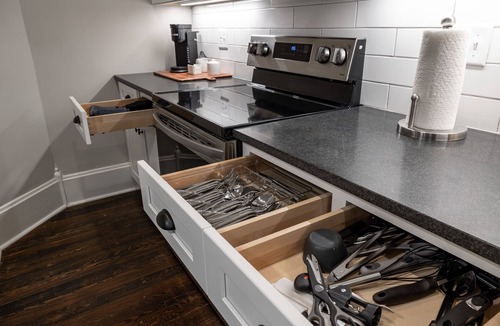 Clifton House | Sleeps 12- Two Fully Renovated Historic Homes