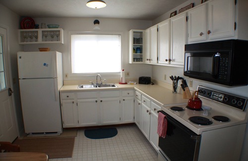 Empire House | Sleeps 13, Little Glen compound direct water front & tennis/pickleball court.