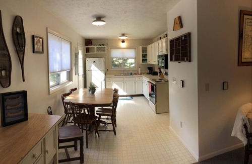 Empire House | Sleeps 13, Little Glen compound direct water front & tennis/pickleball court.