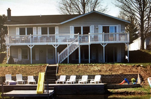 Silver Lake Cottage | Sleeps 14! Waterfront Family Cottage on Upper Silver Lake.
