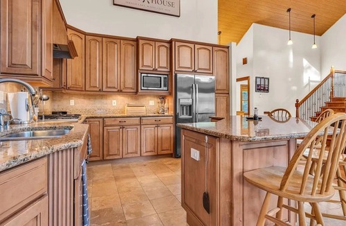 North Sebago House | SLEEPS 14 WITH A SANDY BEACH AND A DOCK