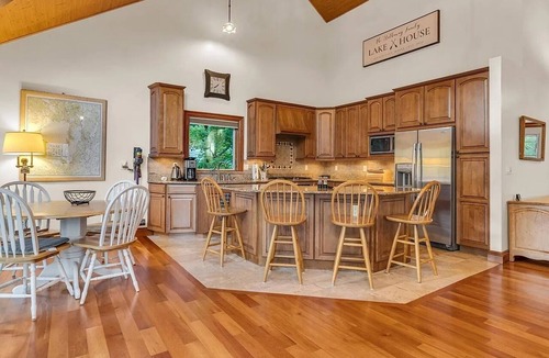 North Sebago House | SLEEPS 14 WITH A SANDY BEACH AND A DOCK