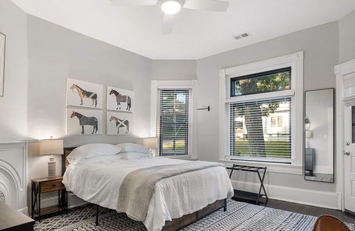 Clifton House | Sleeps 6-Fully Renovated Historic Home