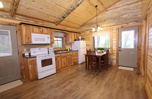 Millersburg Cabin | Sleepy Bear at Tranquil Acres