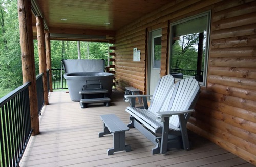 Millersburg Cabin | Sleepy Bear at Tranquil Acres