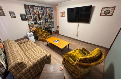 Crosby Apartment | Slew Shark Suite