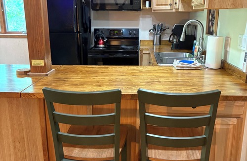 Wakefield Condo | Slopeside 1B/1B Retreat-Fireplace & Massage Chair