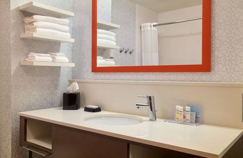 Smithfield Hotel | Smithfield Stay with Indoor Pool, Free Breakfast – Close to Casino