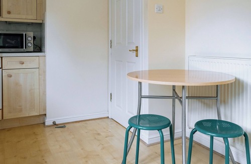 Ellemford Apartment | Snug & Serene 2BD Flat - Roseburn