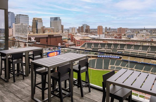 Warehouse District Apartment | Sonder at North Loop Green | Accessible Queen Studio Apartment w/City View