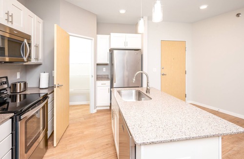 Grand Forks Apartment | Sonoma Lofts Luxury Apartment - Minutes from the Ralph Engl