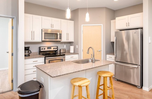 Grand Forks Apartment | Sonoma Lofts Luxury Apartment - Minutes from the Ralph Engl