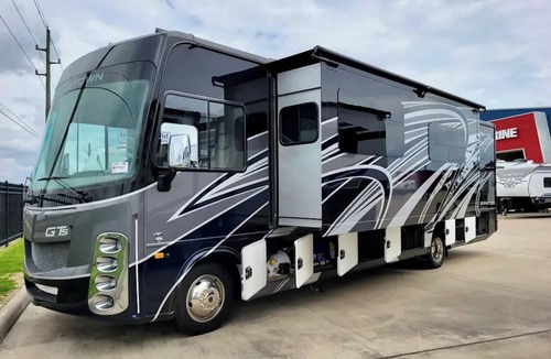 Norvelt House | Soothing RV with AC in charming Mount Pleasant/2021 Georgetown 5 Series 31L5