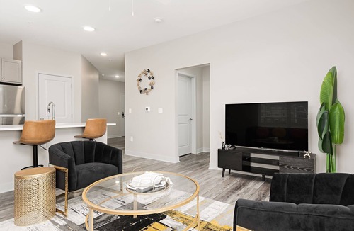 Whitestown Apartment | Sora, The Loft