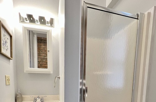Soulard Apartment | Soulard 2 Bedroom Carriage House - In Unit Washer Dryer Pet Friendly Fenced Yard