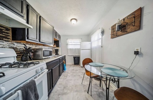 Cuyahoga County House | South Cleveland 2-bedroom near Maple Hts.
