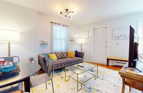 Harrison Lenox Apartment | South End,2 bed, in unit lau,cen air, Northeastern