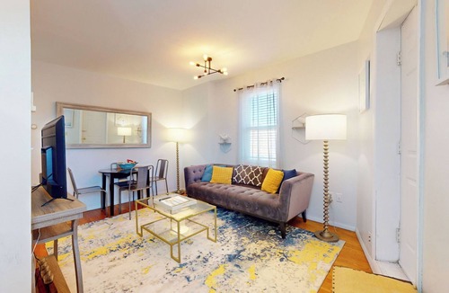 Harrison Lenox Apartment | South End,2 bed, in unit lau,cen air, Northeastern