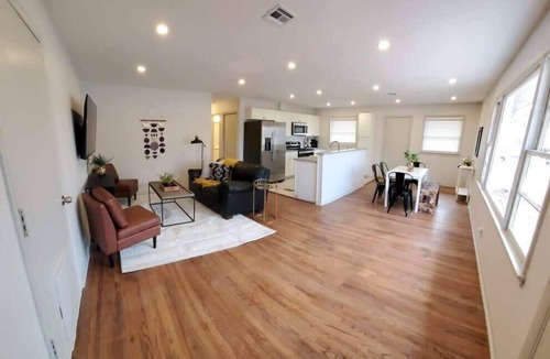 Wichita House | South Side Chic 3Br 1Ba 10mn to McConnell Spirit