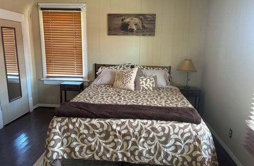 Fallon County Other | Southeast MT Country Guest Retreat