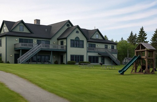Southwest Harbor House | Southwest Harbor town house, sleeps 6 w/HotTub, price just reduced.