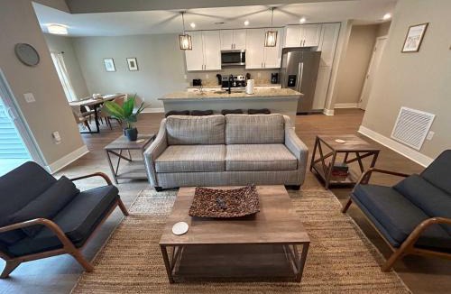 Williamsburg House | Spacious 18BR 18BA Combined Condos in Traverse City
