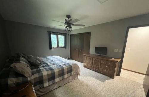 Branch House | Spacious 2-bedroom country home on 17 wooded acres