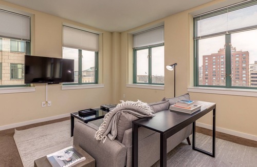 Downtown West Apartment | Spacious 2BR Near Arch, Dome, DT | Free Parking + Rooftop | Zencity