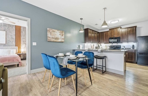 Downtown Indianapolis Apartment | Spacious 2BR Retreat | Free Parking + Close to DT
