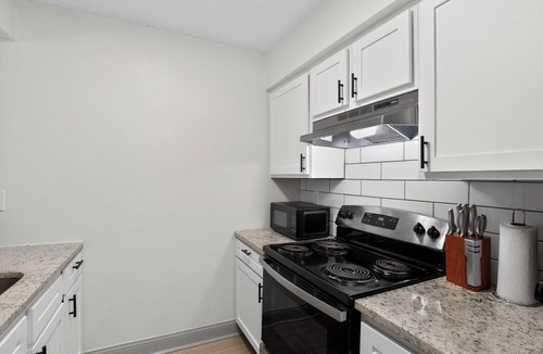 Lenexa Apartment | Spacious 2BR stay with updated interiors