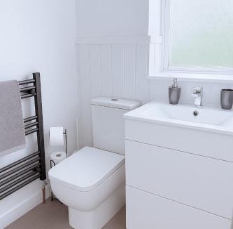 Bristol House | Spacious 3-Bed Contractor-Friendly Home