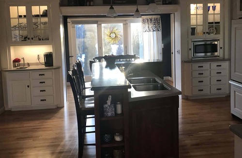 Neenah House | Spacious 3+ bedroom home with fun basement game room only 22 minutes from EAA!