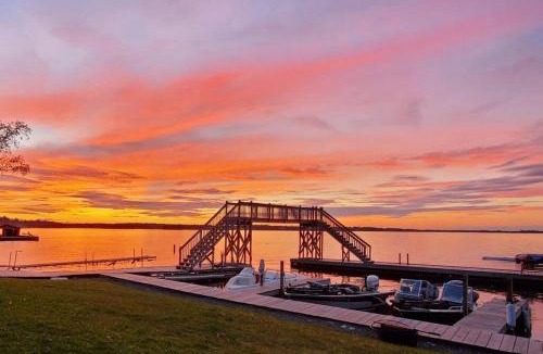 Ray House | Spacious 3 Bedroom Whitetail Cabin In Voyageurs National Park